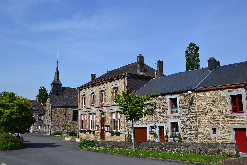 Montigny — sur — Meuse town hall