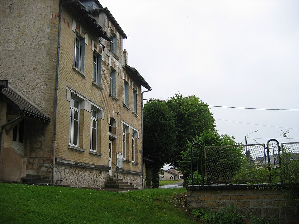 Mairie de Nanteuil sur Aisne Ardennes F 04