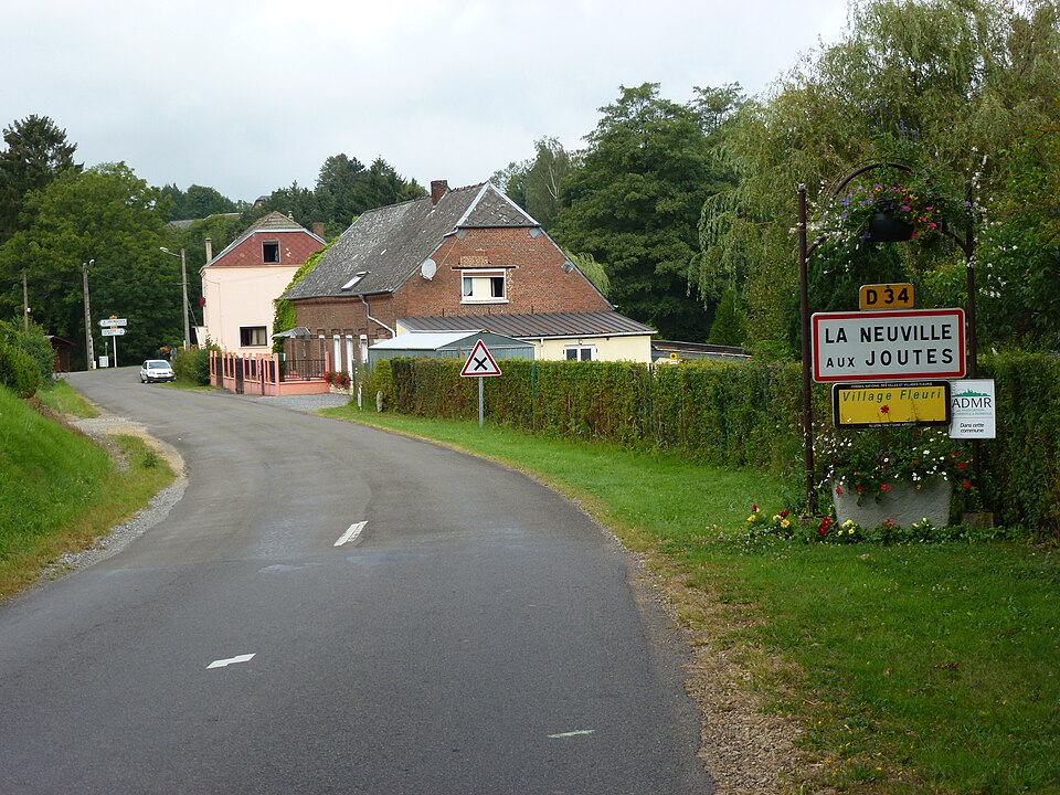 La Neuville — aux — Joûtes (Ardennes) city limit sign