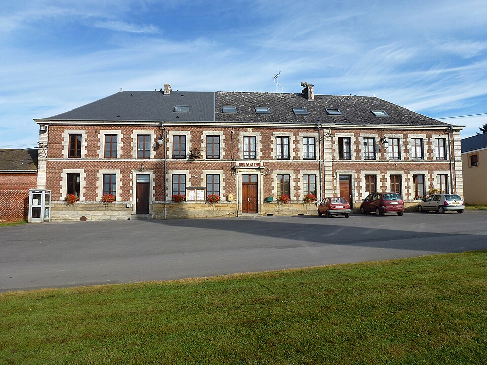 Neuville — lez — Beaulieu (Ardennes) 1ère mairie La Neuville aux Tourneurs