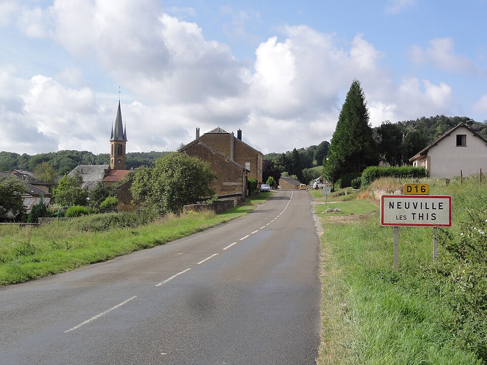 Neuville — lès — This (Ardennes) city limit sign