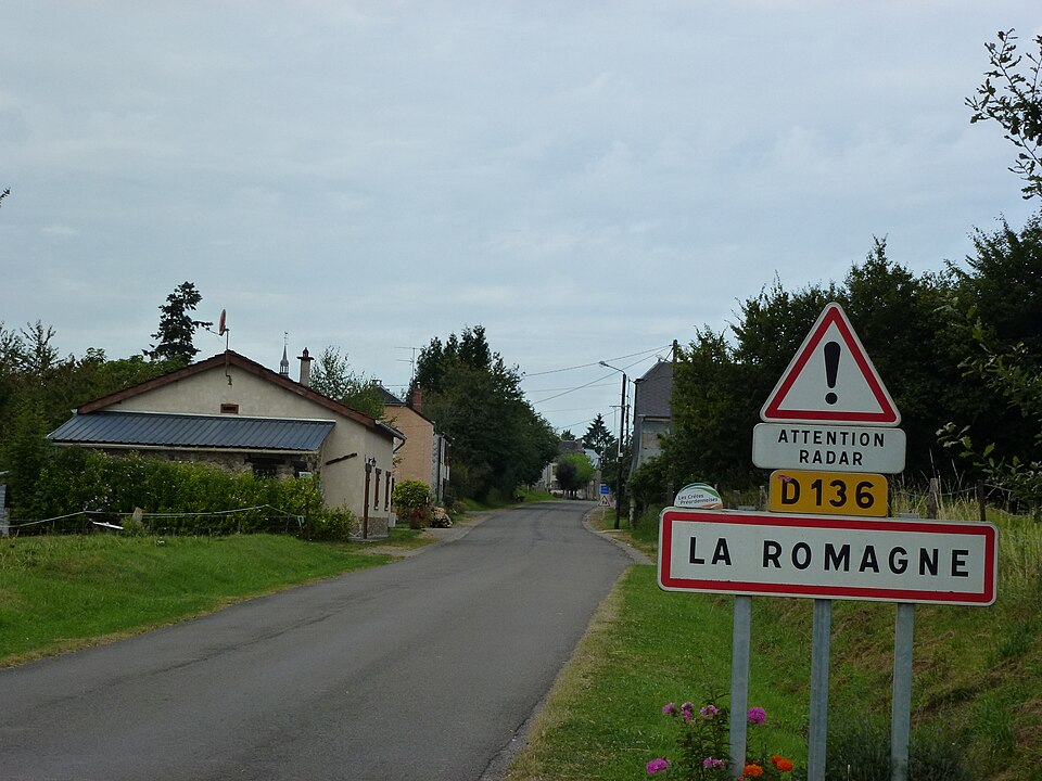 La Romagne (Ardennes) city limit sign