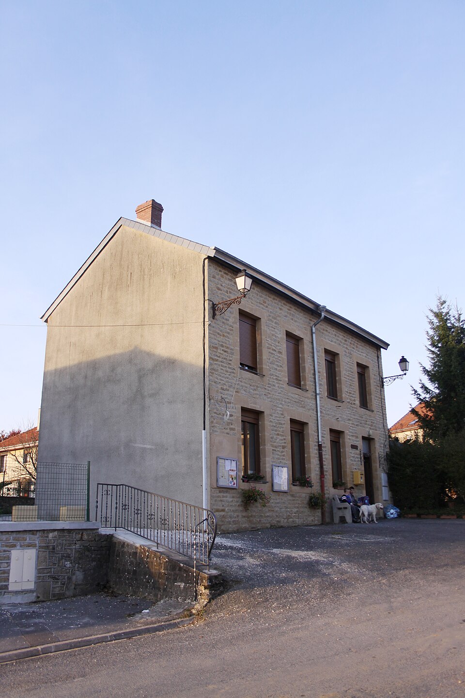 Sachy — la Mairie — Photo Francis Neuvens lesardennesvuesdusol.fotoloft.fr