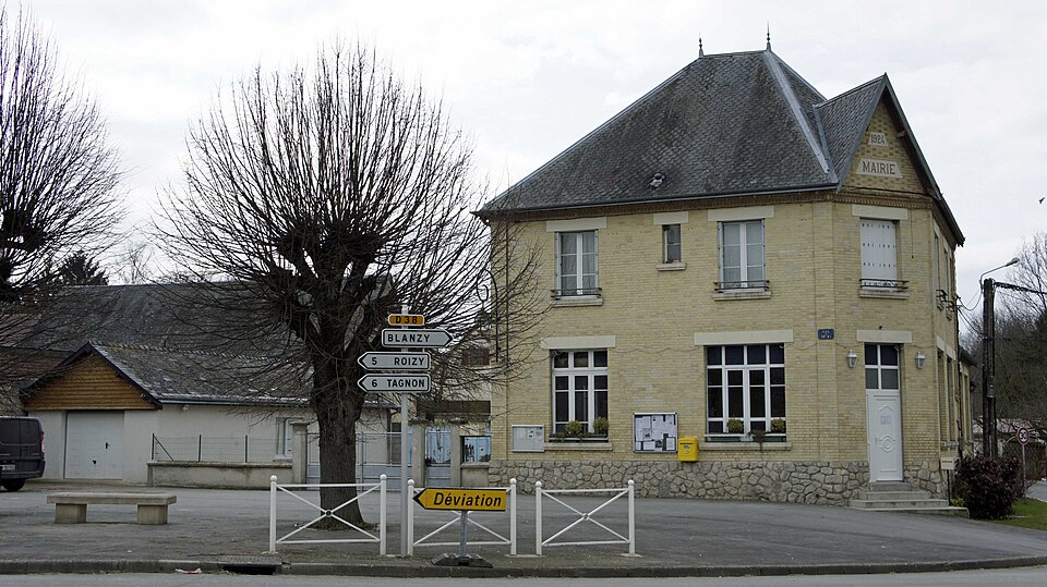 Mairie de st — Loup en Champagne