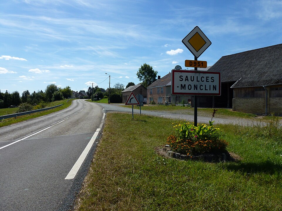 Saulces — Monclin (Ardennes) city limit sign