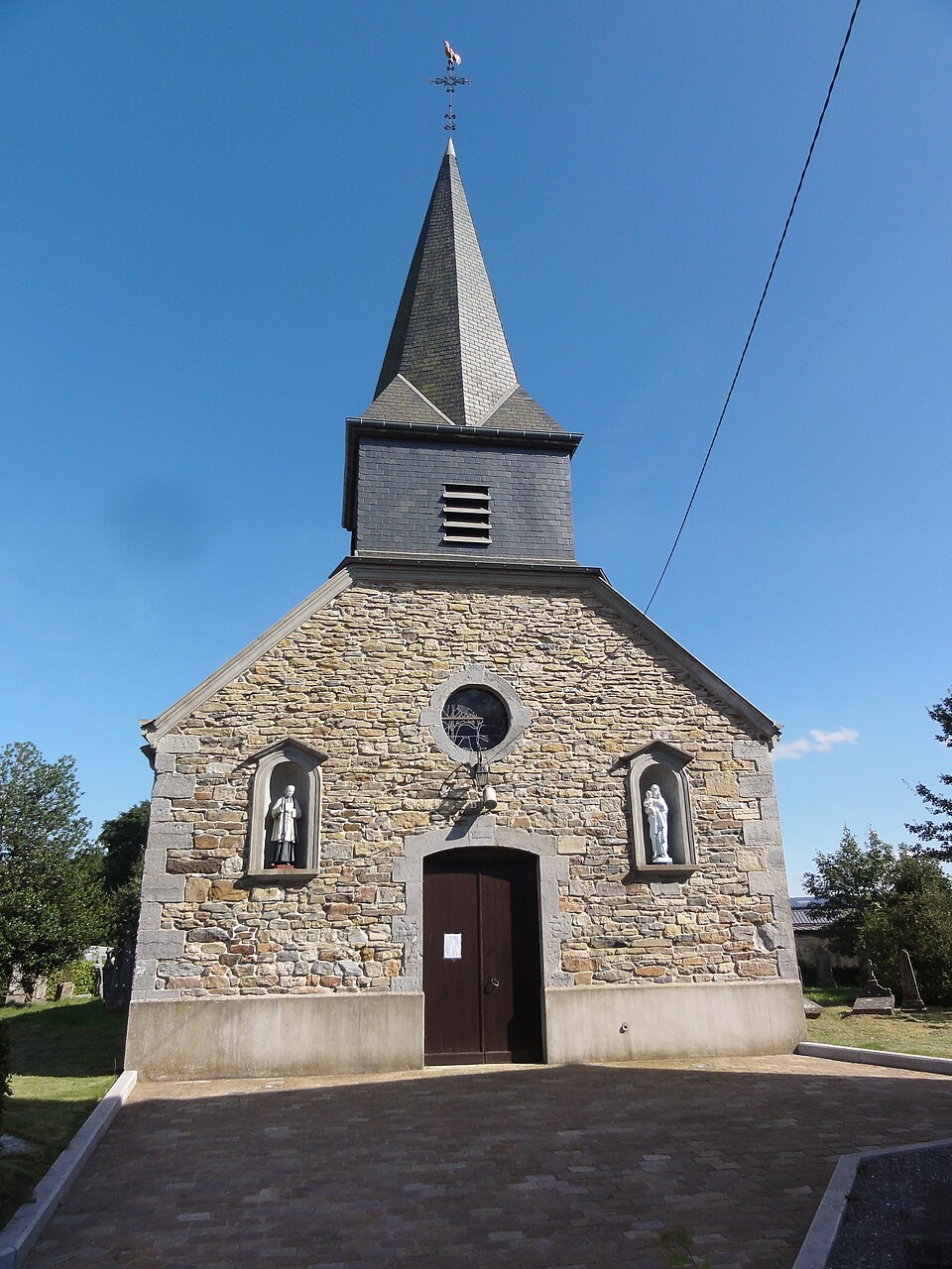 Sévigny — la — Forêt (Ardennes) église façade