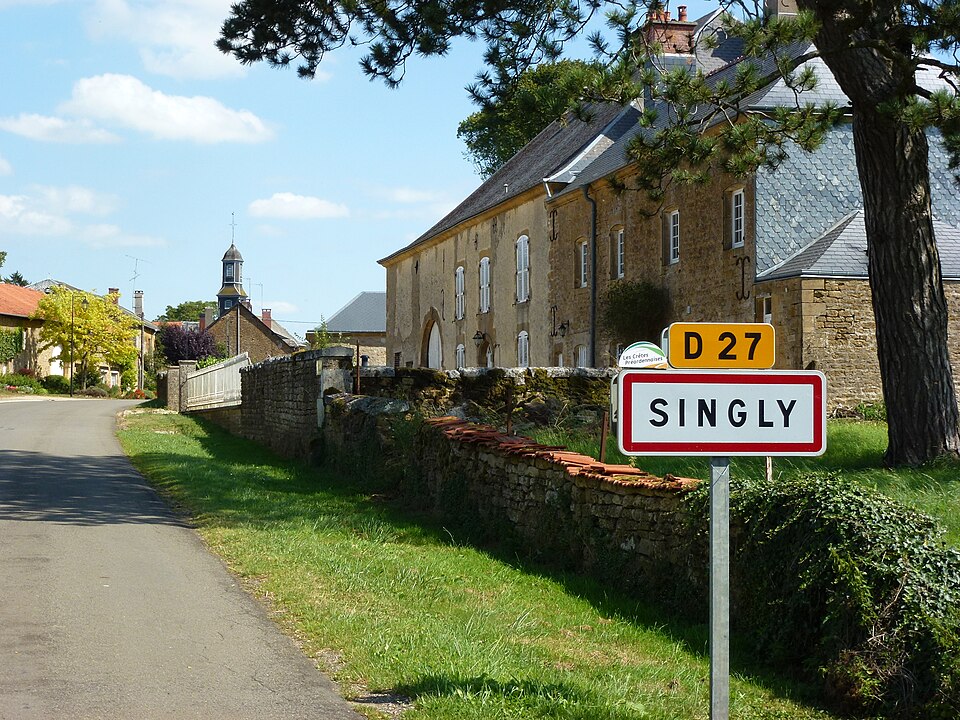 Singly (Ardennes) city limit sign