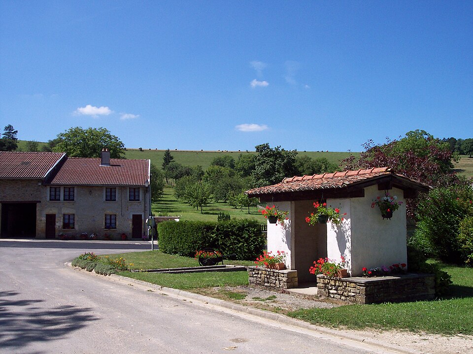Tailly village fleuri