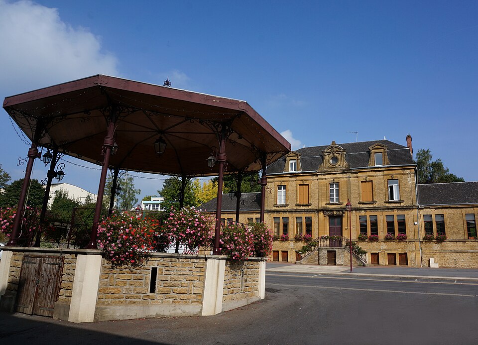 Vivier — au — Court kiosque — muzika pavilono