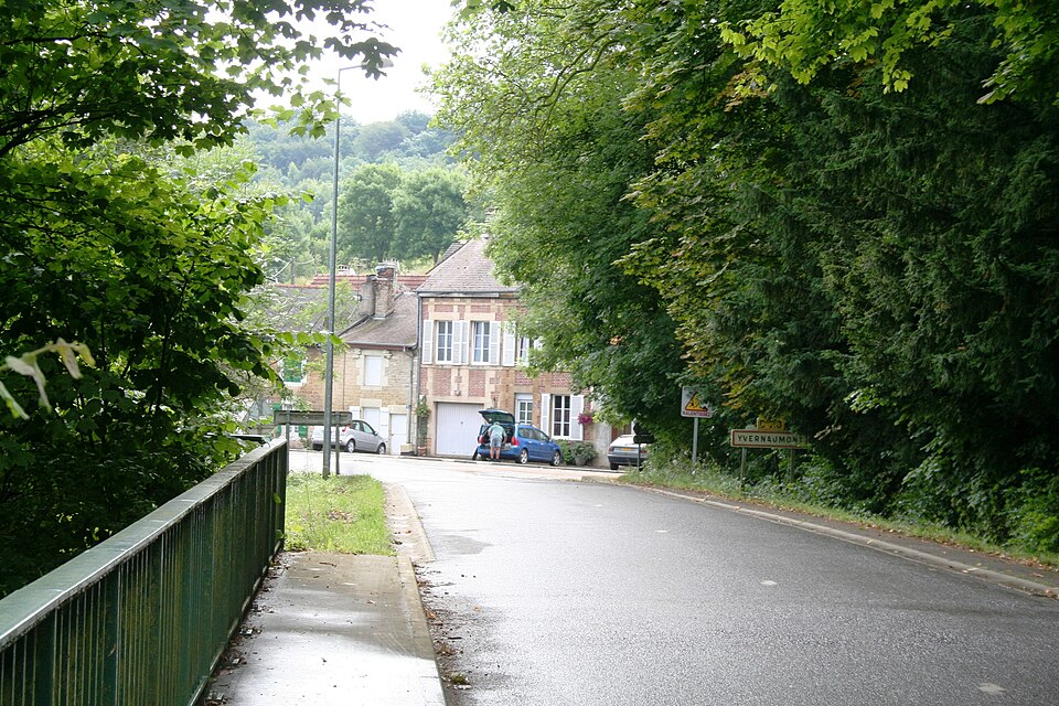 Yvernaumont — le Village — Photo Francis Neuvens lesardennesvuesdusol.fotoloft.fr