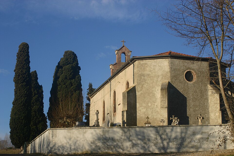 Eglise Arvigna façade fortifiée