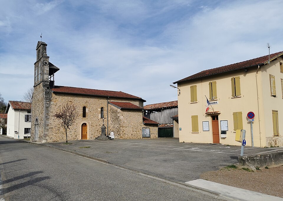 Barjac (Ariège) — Église et mairie