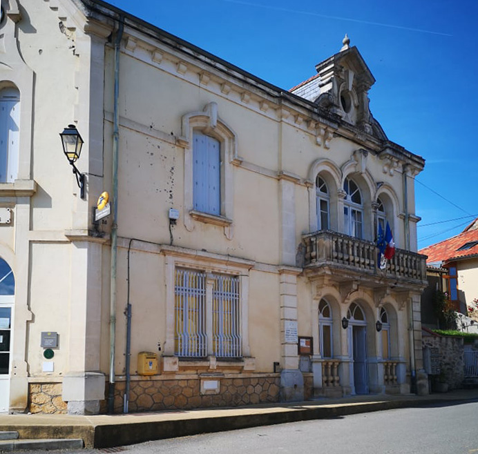 La Poste et la Mairie de Betchat