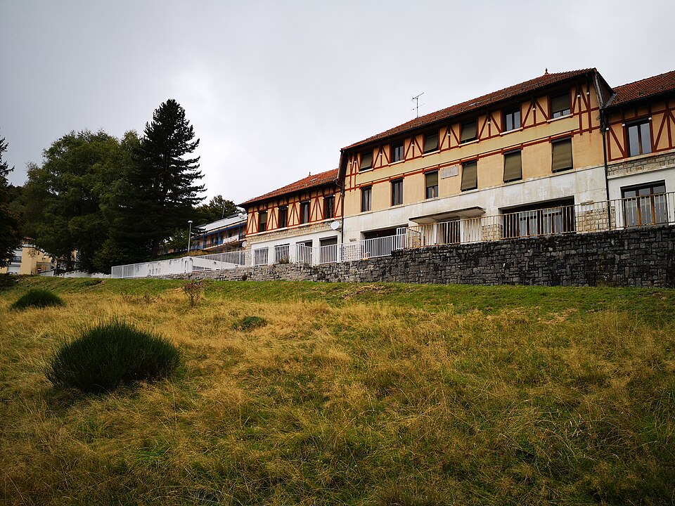 Ancien centre d'asthmologie au col des Marrous (Ariège)