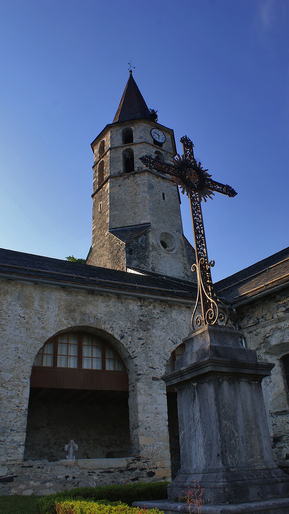 Eglise Saint — Pierre — galey