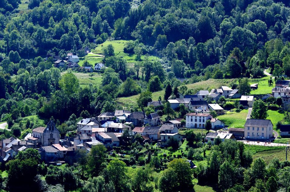 Vue sur Sentenac — d'Oust (Ariège)