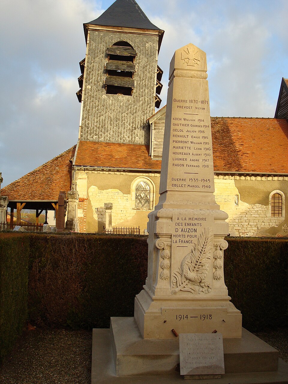 04 église et monument aux morts