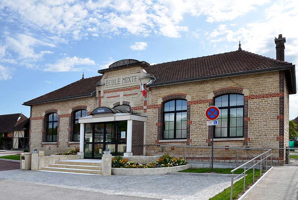 Mairie — de — Barberey — St — Sulpice