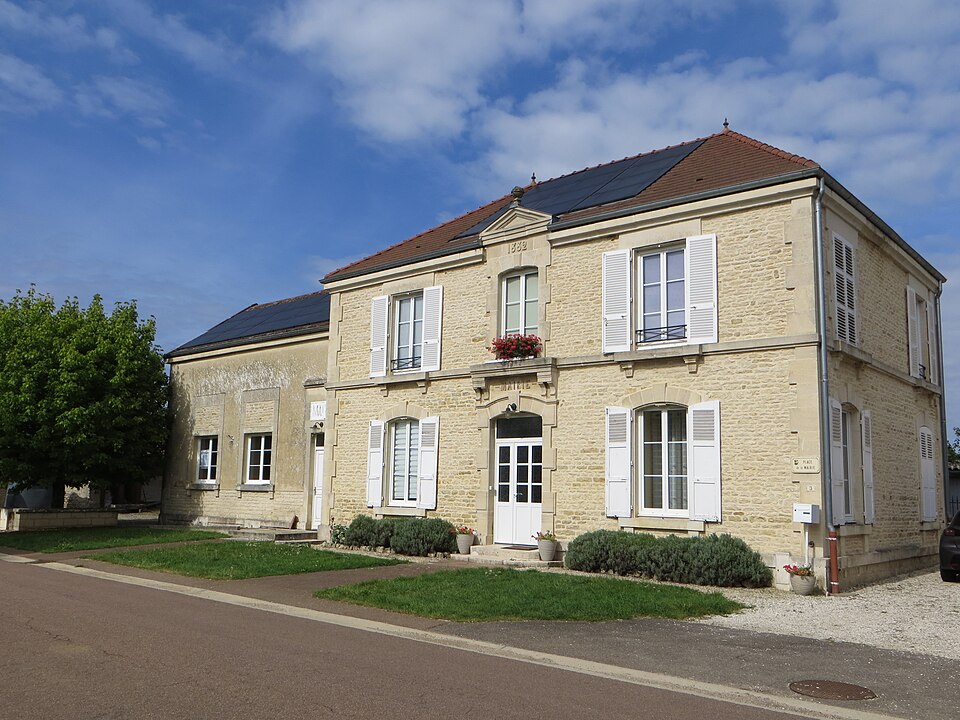 Fresnay − Mairie