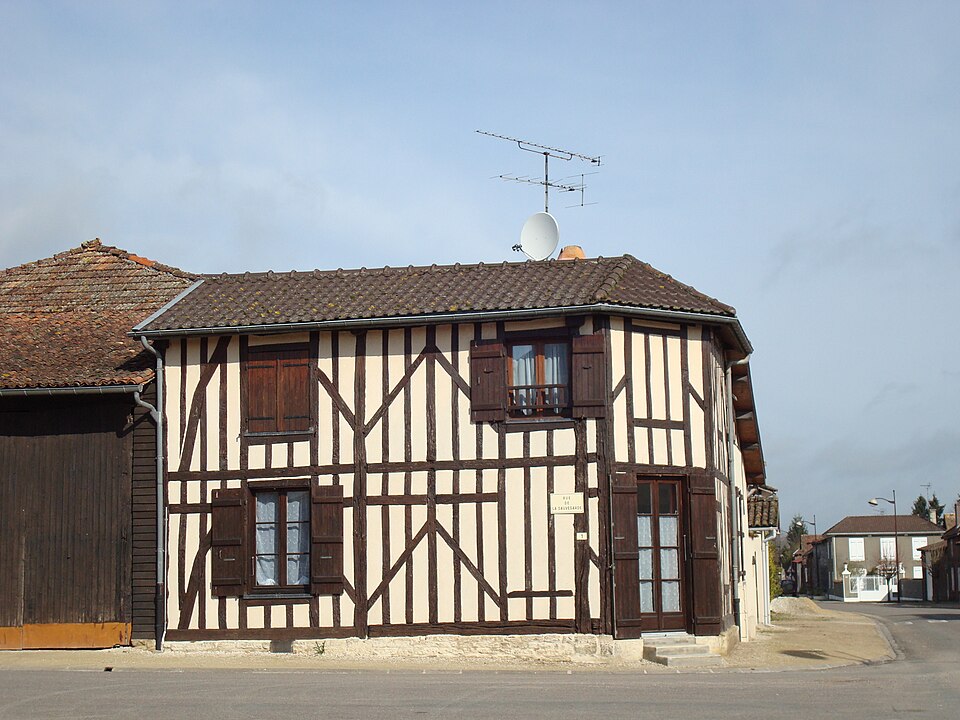 Hampigny maison en pans de bois 01 avril 2008