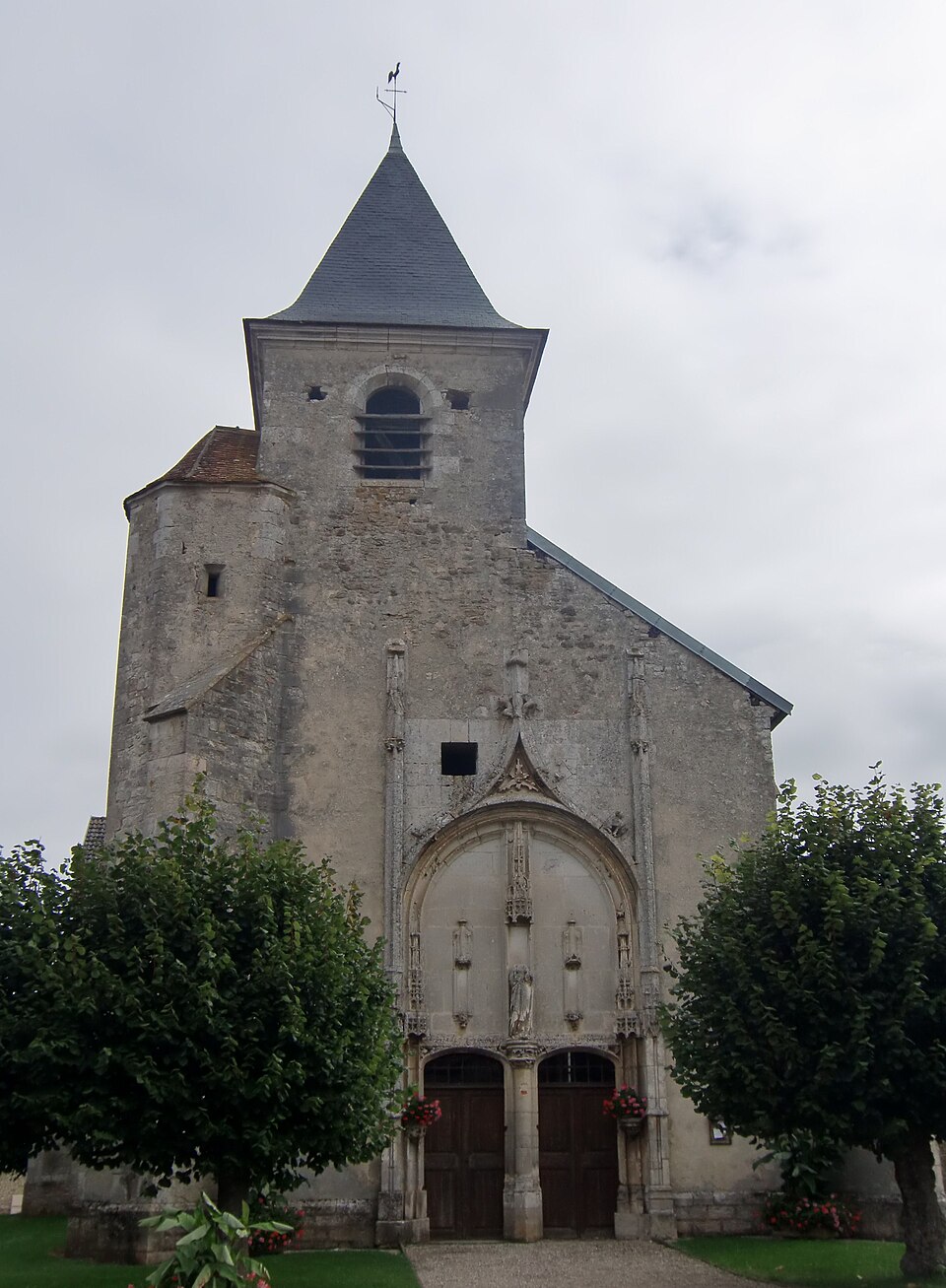 JullySurSarce église