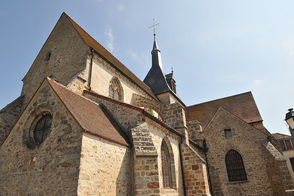 Eglise de Pont — sur — Seine
