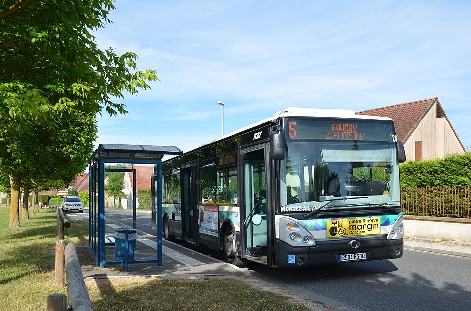 Irisbus Citelis 12 n°262 TCAT — Saint Germain Courcelles