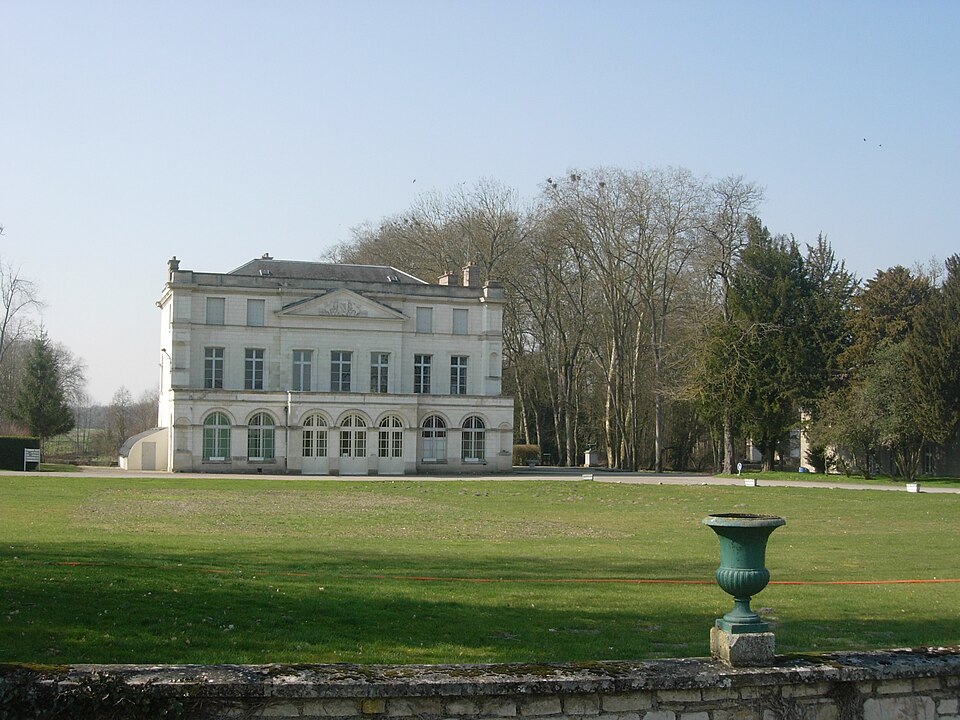 Sainte — Maure château MARS 2011 (1)