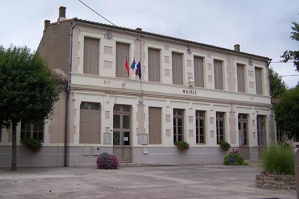 Mairie de Aigues — Vives (Aude)
