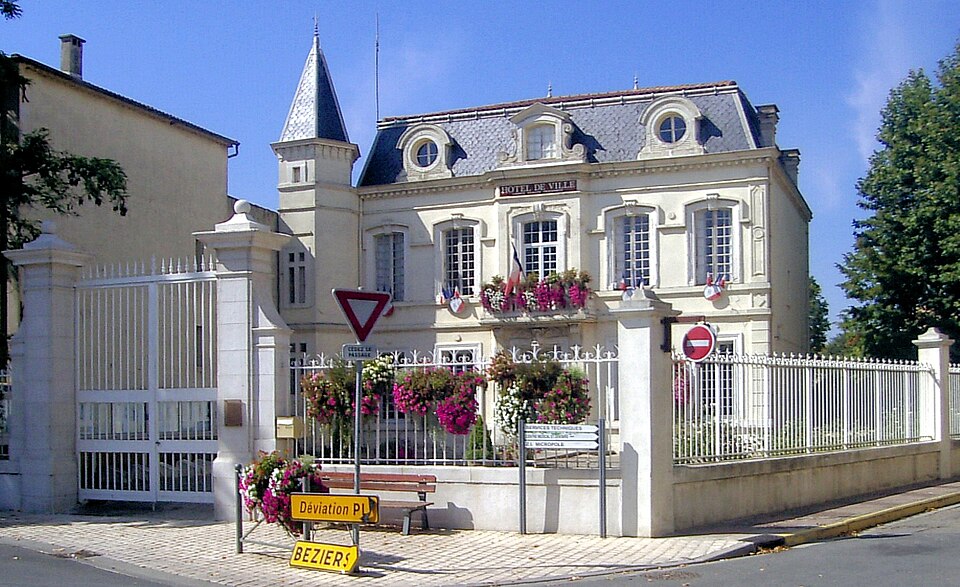 Cuxac — d'Aude, Hôtel de ville