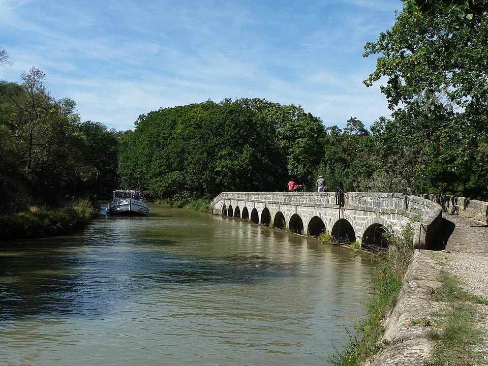 Aqueduct Agent — Double from the towpath (Nancy)