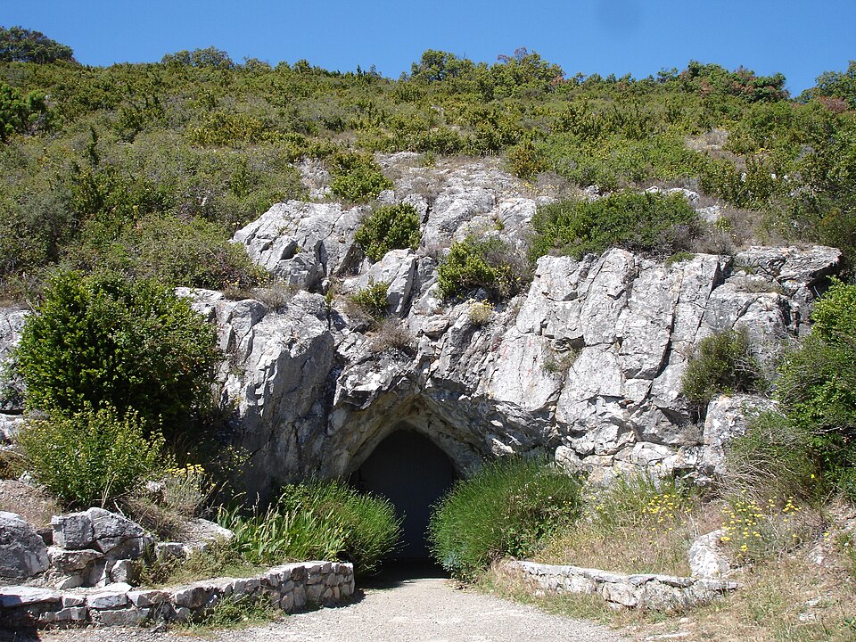 France — Grotte de Limousis — Entree