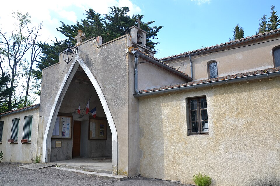 Montgradail, église — mairie (1)