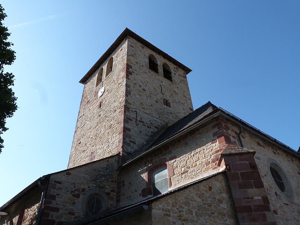 Clocher de l'église Saint — Julien (Agen — d'Aveyron)