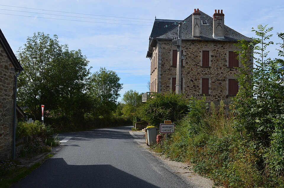 Auriac — Lagast Entry