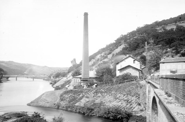 Penchot, usine hydraulique sur le Lot alimentant Decazeville, 4 juin 1898 (3084449494)