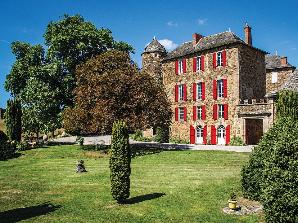 Le Chateau du Bosc vu du parc copyright jean bosc chateaudubosc.com 2016