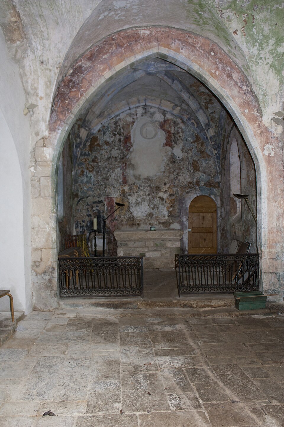 Le Clapier — Abisde de l'église de Saint Xist — 20120624
