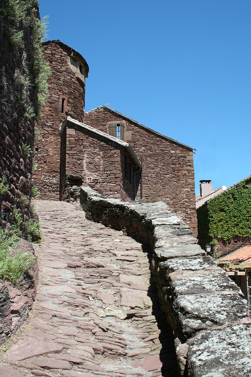Combret tour et rue