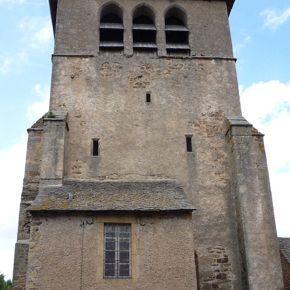 Eglise Saint — Pierre de Flavin XIV°