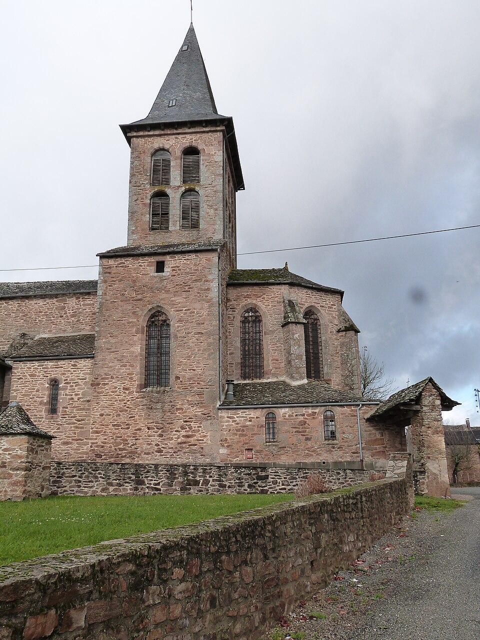 Eglise de Naves (Manhac)