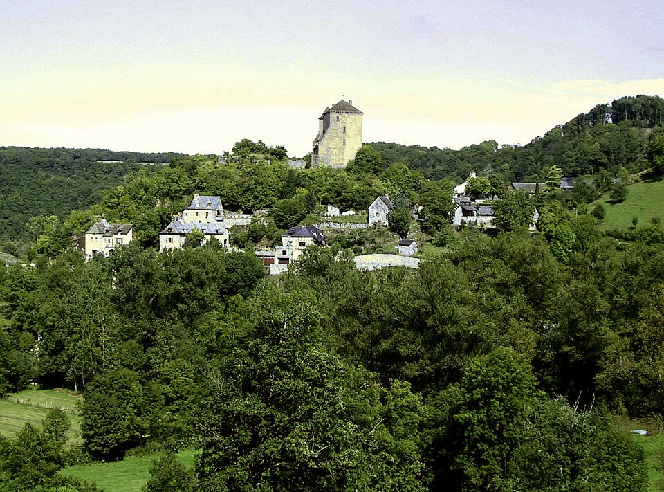 Muret — Le — Chateau Village1