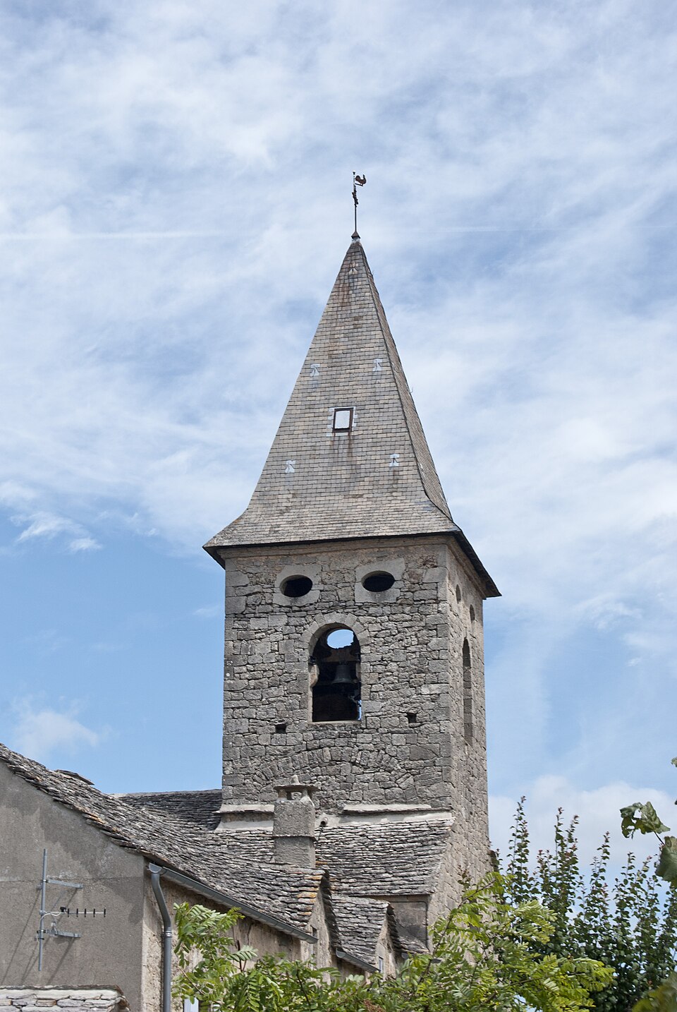 L'église de Saint — André — de — Vézines