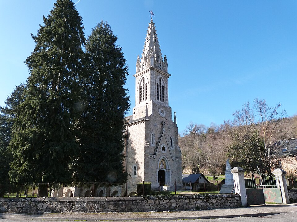 L'église "Sanctuaire de Sainte — Thérèse" à Saint — Igest