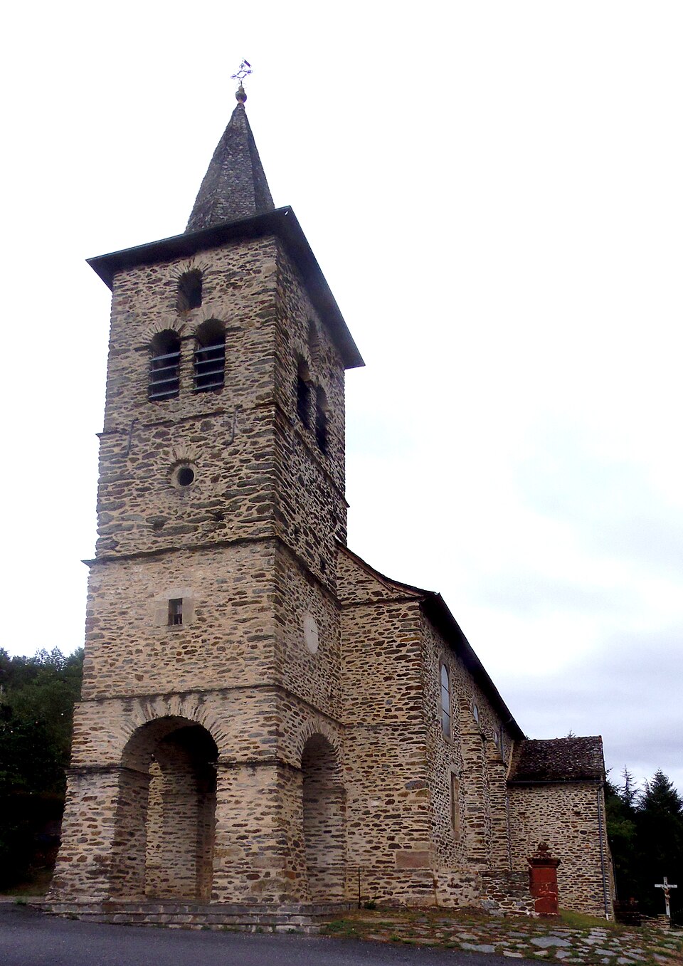 FranceOccitanieSaintJustSurViaurEglise