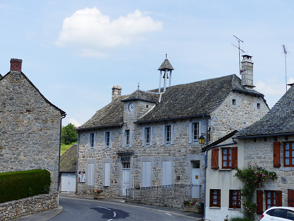 Saint — Symphorien — de — Thénières mairie