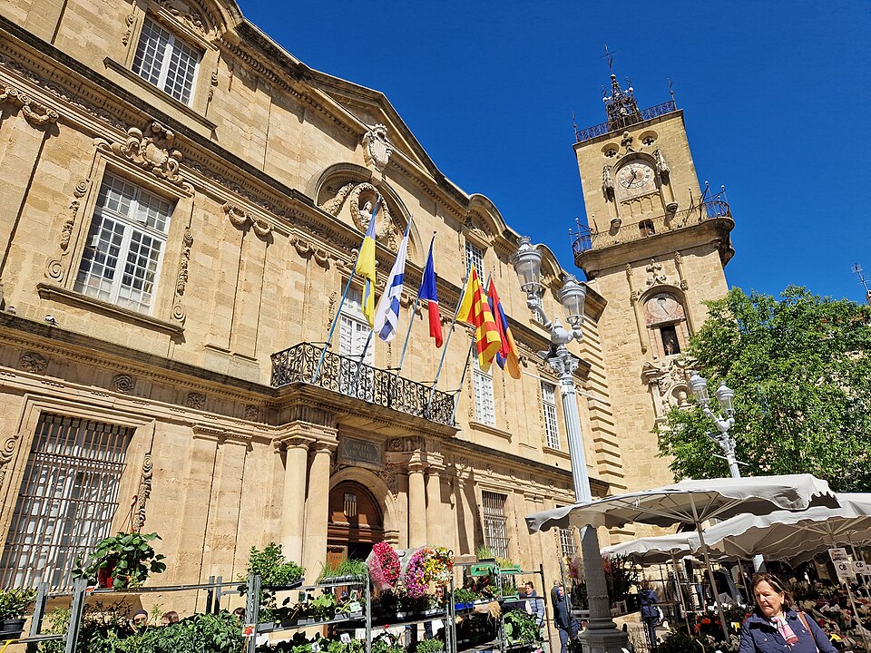 Town hall of Aix — en — Provence with the flags of the State of Israel, Ukraine and Armenia (1)