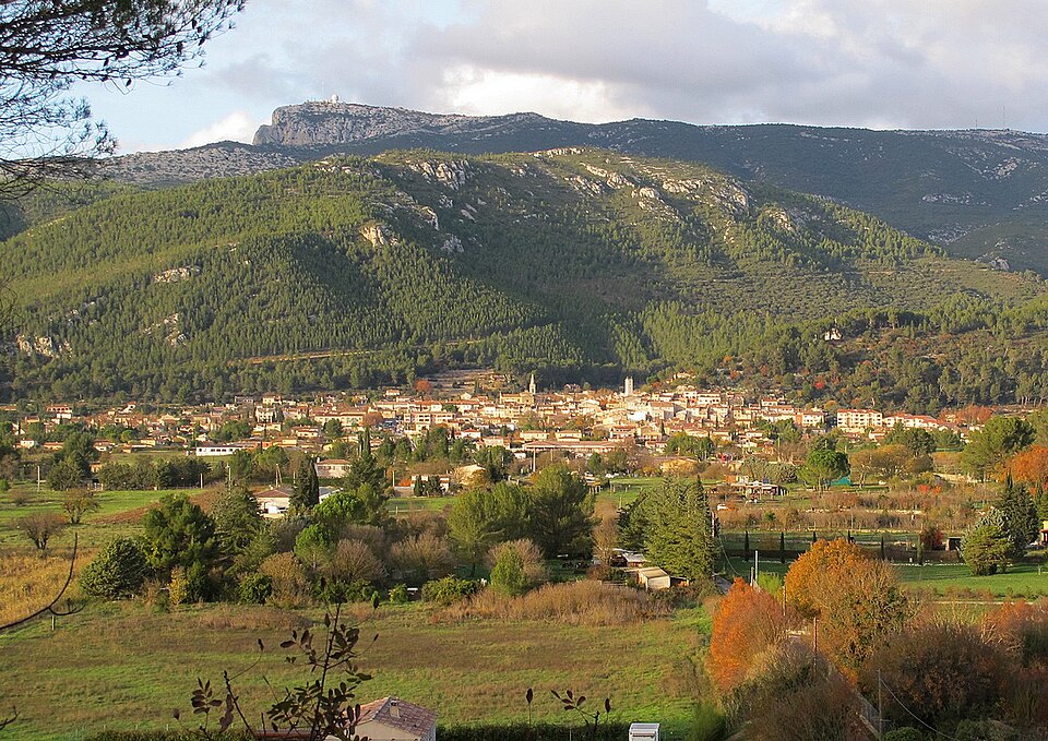 Cuges vue générale