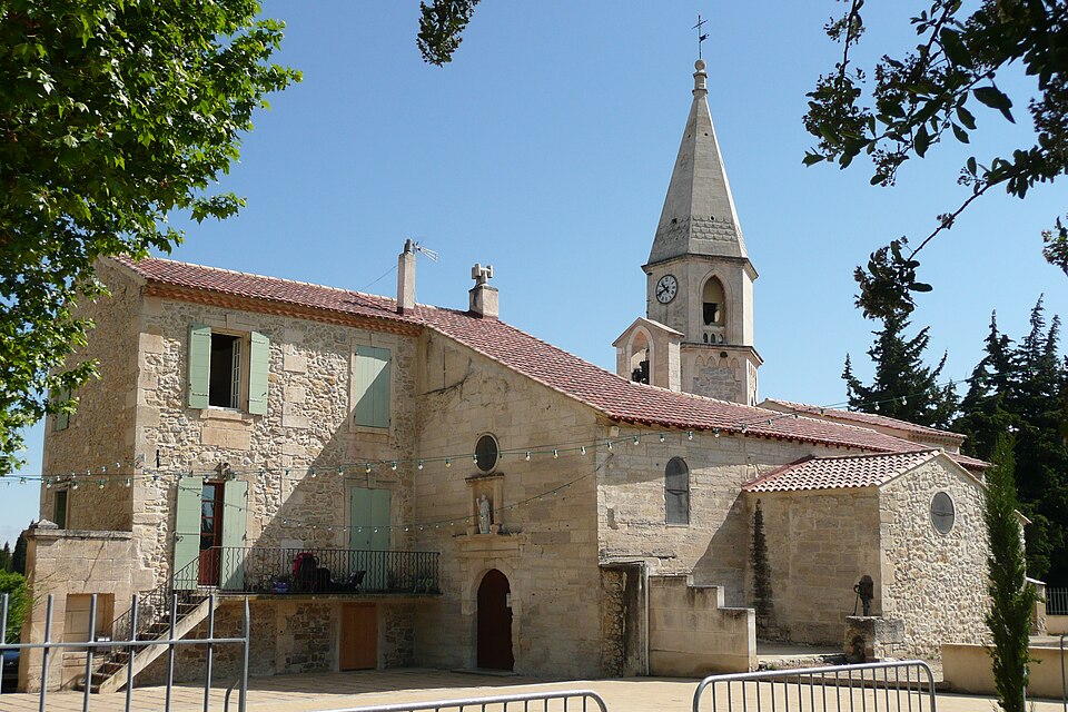 Eglise à Saint — Pierre — de — Mézoargues