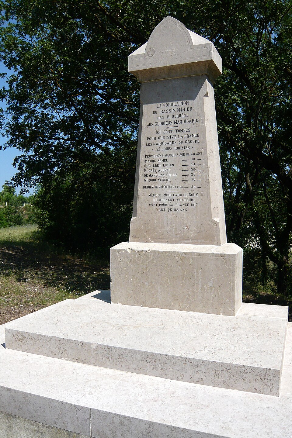 Monument des Maquisards D46a Valdonne Peypin Bouches — du — Rhône (France)